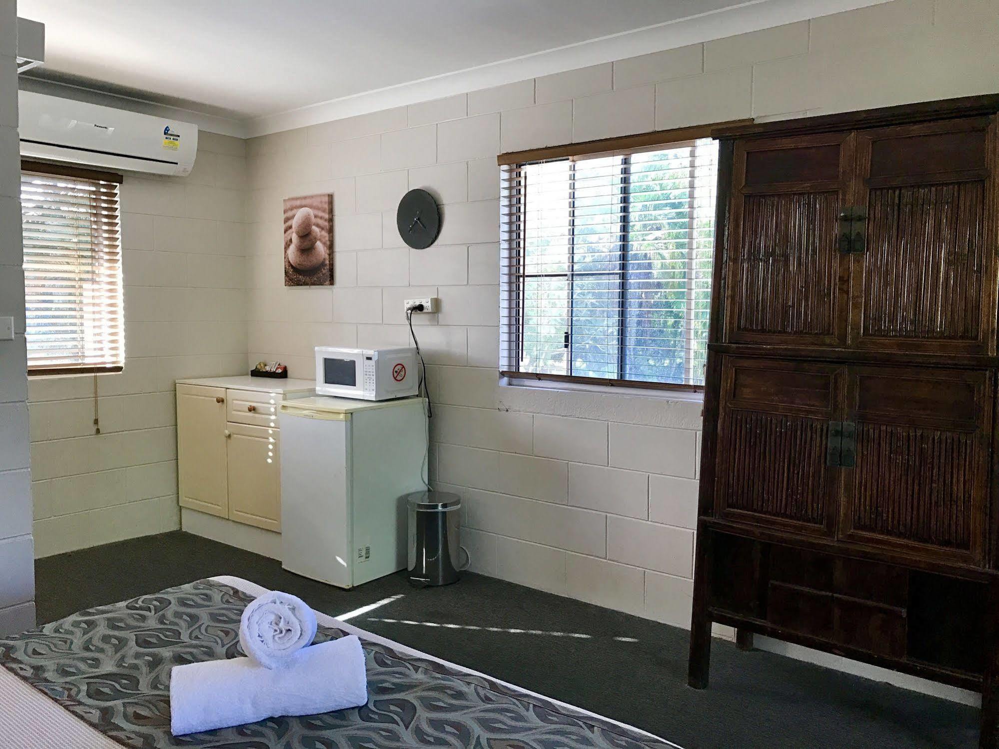 Bramston Beach Motel Extérieur photo